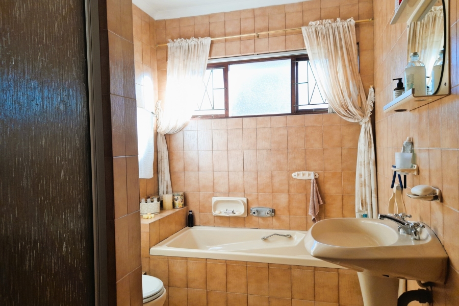 4 Bedroom Property for Sale in Walmer Downs Eastern Cape
